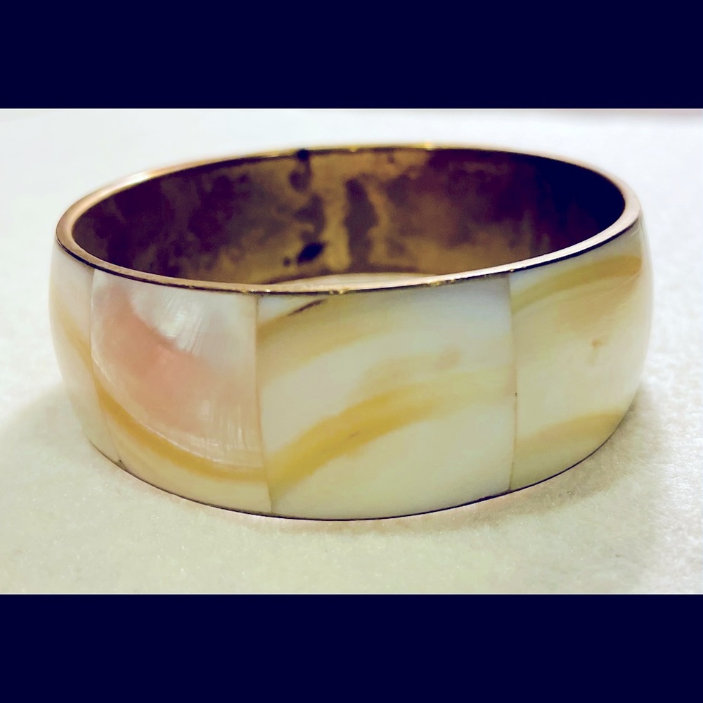 Gold bangle